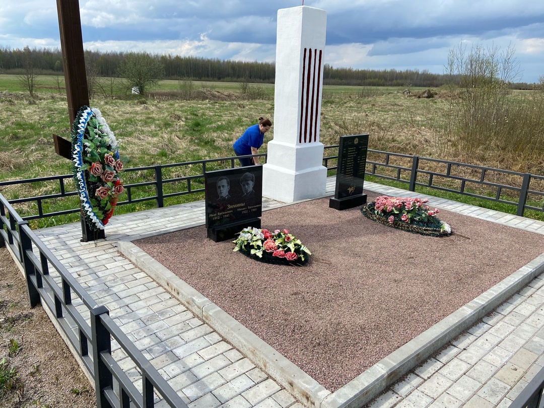 Уборка воинского захоронения в д. Иванцево.